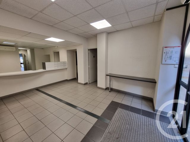 Appartement Local à louer - 1 pièce - 47.93 m2 - CASTELNAU DE MONTMIRAL - 81 - MIDI-PYRENEES - Century 21 Actif Immobilier