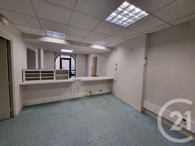 Appartement Local à louer - 1 pièce - 47.93 m2 - CASTELNAU DE MONTMIRAL - 81 - MIDI-PYRENEES - Century 21 Actif Immobilier